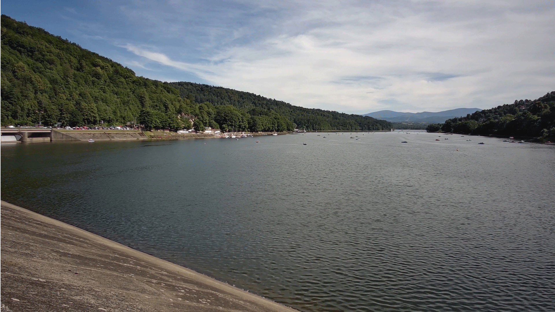 jezioro żywieckie zapora plaże