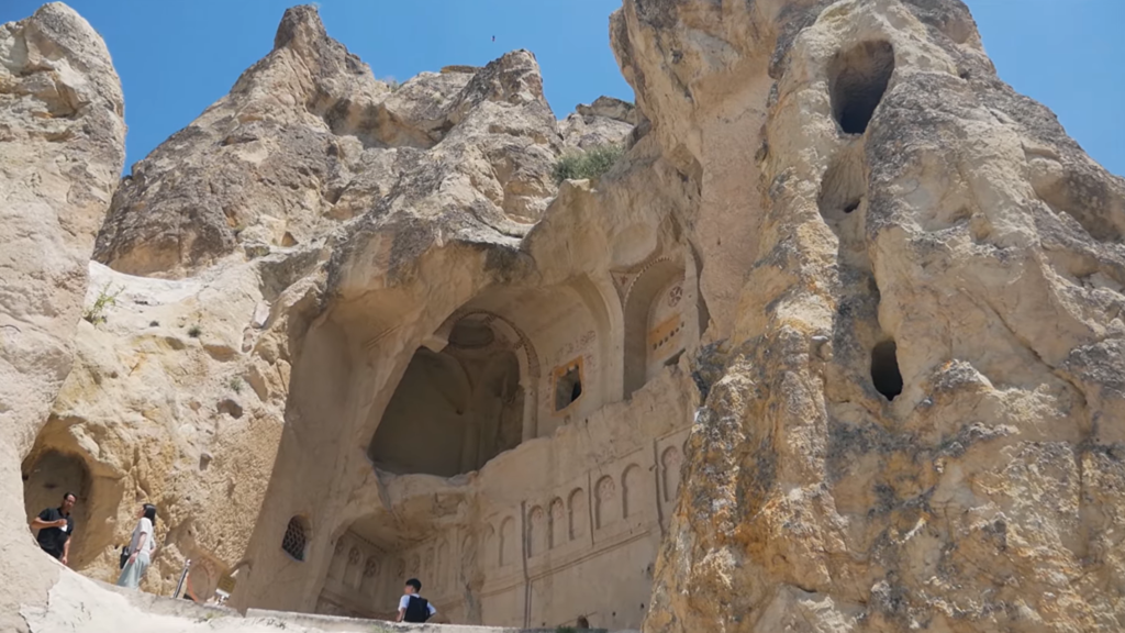 goreme komnaty wykute w skale